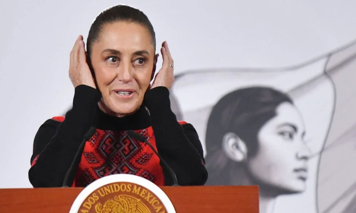 Claudia Sheinbaum evitó hablar sobre la llegada de la aeronave estadounidense o sobre maniobras militares hechas por EU en México.