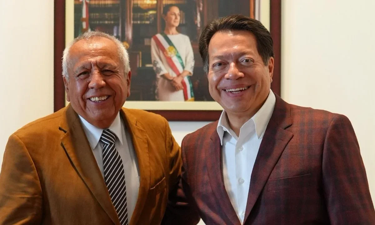 Delgado dio la bienvenida a Francisco Garduño, nombrado por la Presidenta como director general de Centros de Formación para el Trabajo.