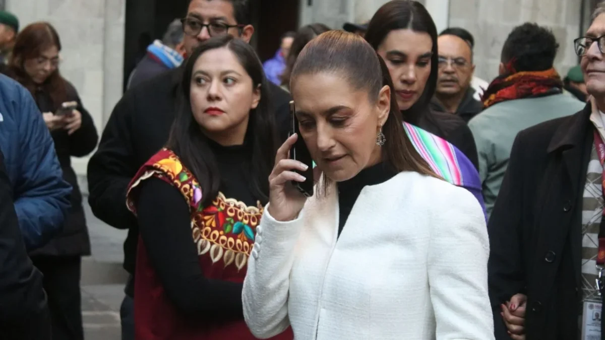 La conferencia matutina de la presidenta de México, Claudia Sheinbaum Pardo, se vio interrumpida tras el sismo de magnitud preliminar 6.5 registrado la mañana de este viernes. Durante el acto, la mandataria se comunicó con la gobernadora de Guerrero, Evelyn Salgado, y con la jefa de Gobierno