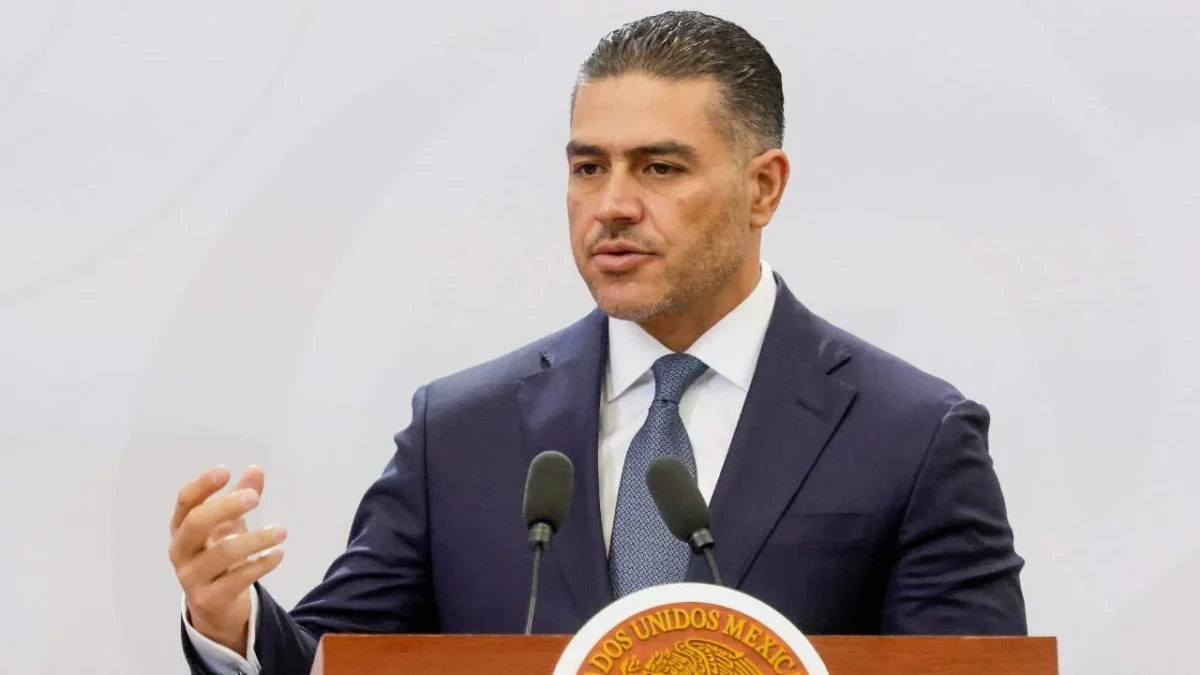 El titular de la SSPC dijo que solo informó a la Defensa Nacional sobre la capacitación de su personal en Estados Unidos.