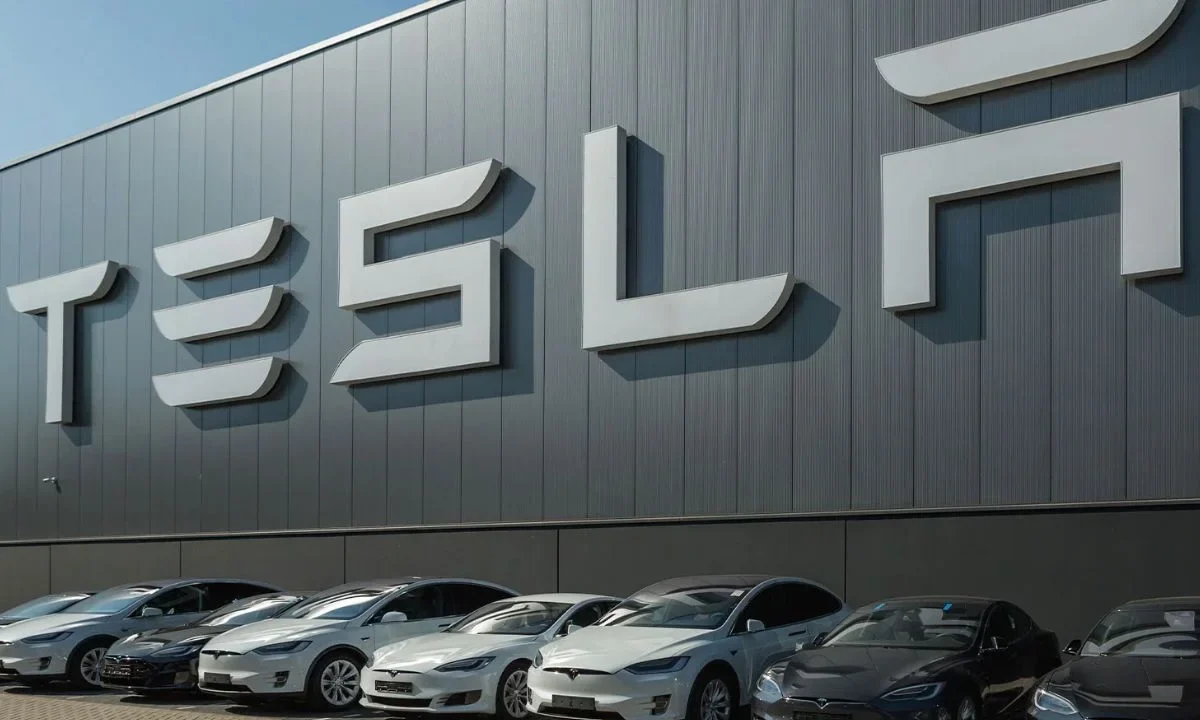 Tesla informó una caída del 61% en sus beneficios del cuarto trimestre de 2025
