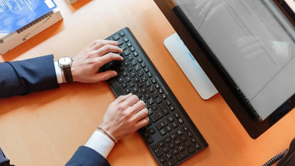 A continuación encontrarás una recopilación de trucos prácticos ara acelerar la conexión y mejorar el rendimiento de PC y smartphones.