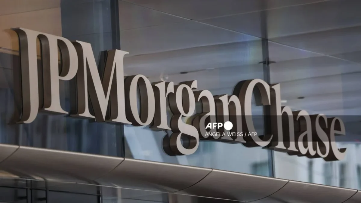 La denuncia se centra en las medidas que tomó JPMorgan para cortar lazos con Trump tras el asalto del 6 de enero al Capitolio de EU.