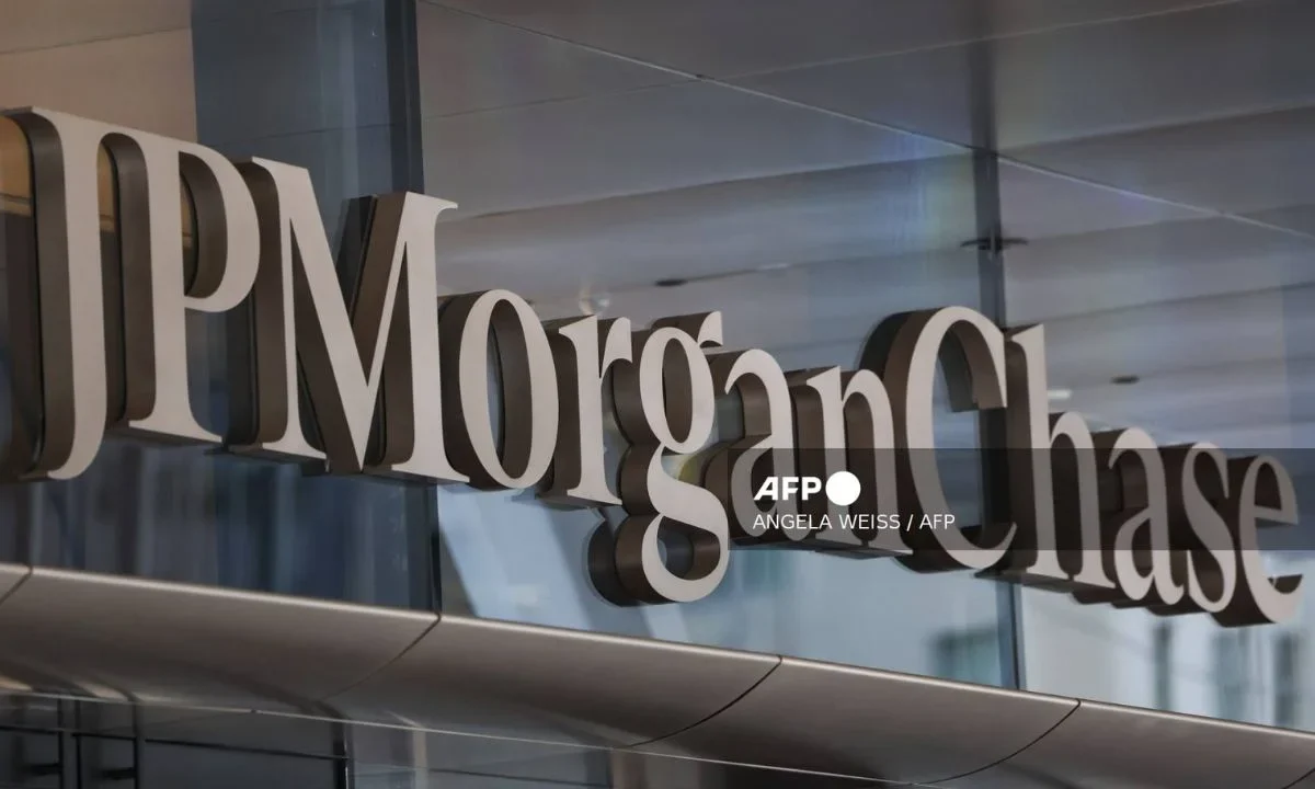 La denuncia se centra en las medidas que tomó JPMorgan para cortar lazos con Trump tras el asalto del 6 de enero al Capitolio de EU.