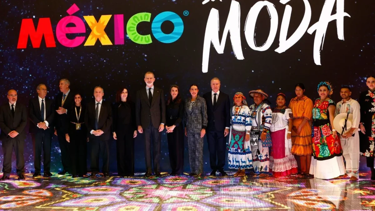 La presidenta Claudia Sheinbaum calificó como un 'símbolo' la visita de los Reyes de España al stand de México en la Fitur.