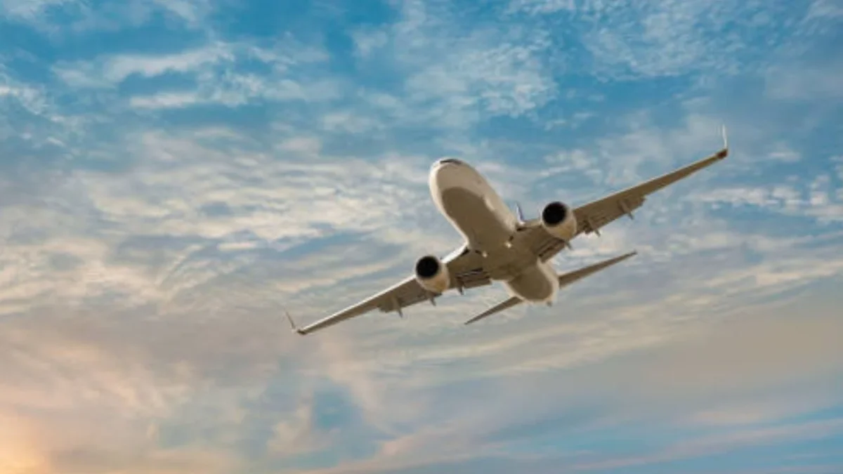 El aumento en la TUA impactará el costo final de los boletos para quienes viajen desde el AICM a partir de 2026.