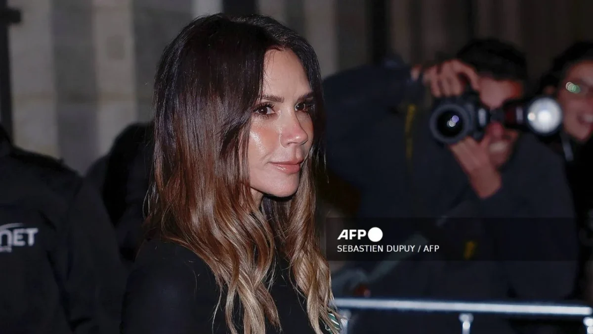 Victoria Beckham, condecorada en Francia en medio de sus problemas familiares