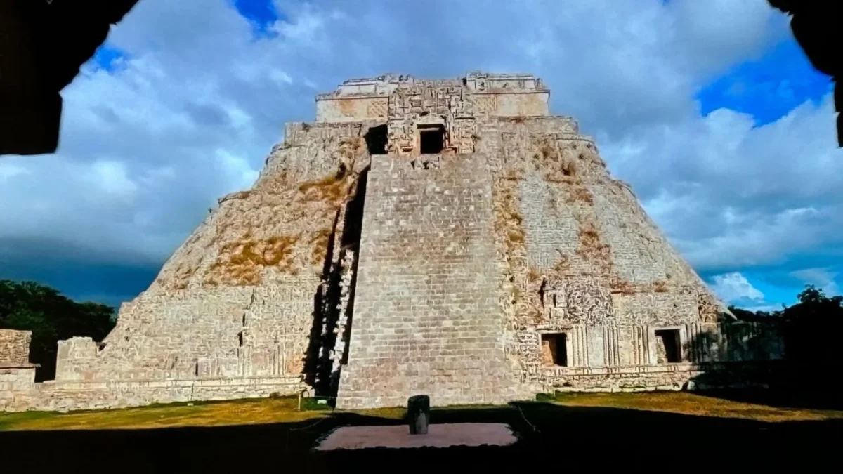 El secretario de Fomento Turístico de Yucatán, Darío Flota, destacó el desarrollo del turismo comunitario donde conviven con familias mayas.
