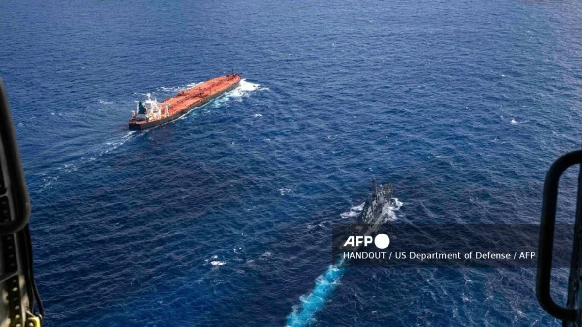EU atrapa en el océano Índico a petrolero que escapó del bloqueo en el Caribe