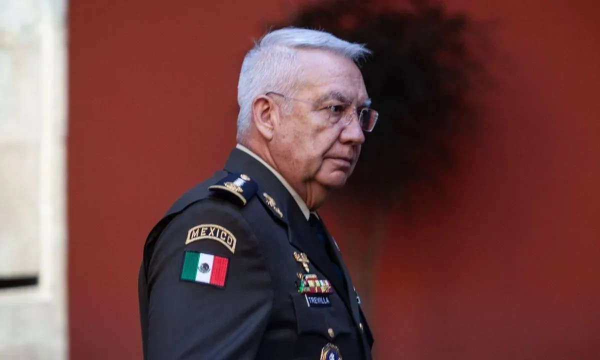 En Día de la Bandera, secretario de Defensa llama a fomentar el patriotismo