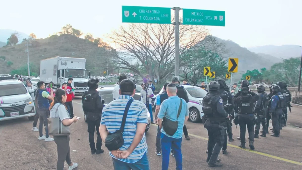 Habitantes exigen frenar incursión de autodefensas en Guerrero