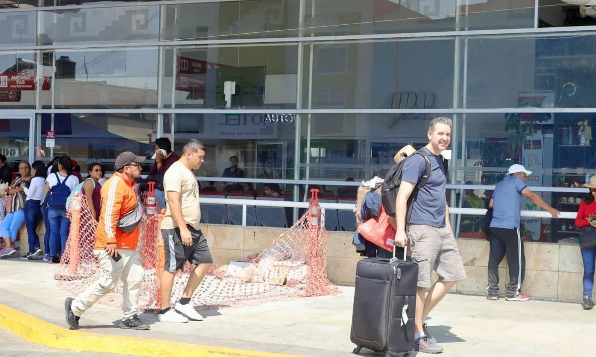 Líneas de autobuses cancelan servicios en distintas zonas del país debido a la violencia