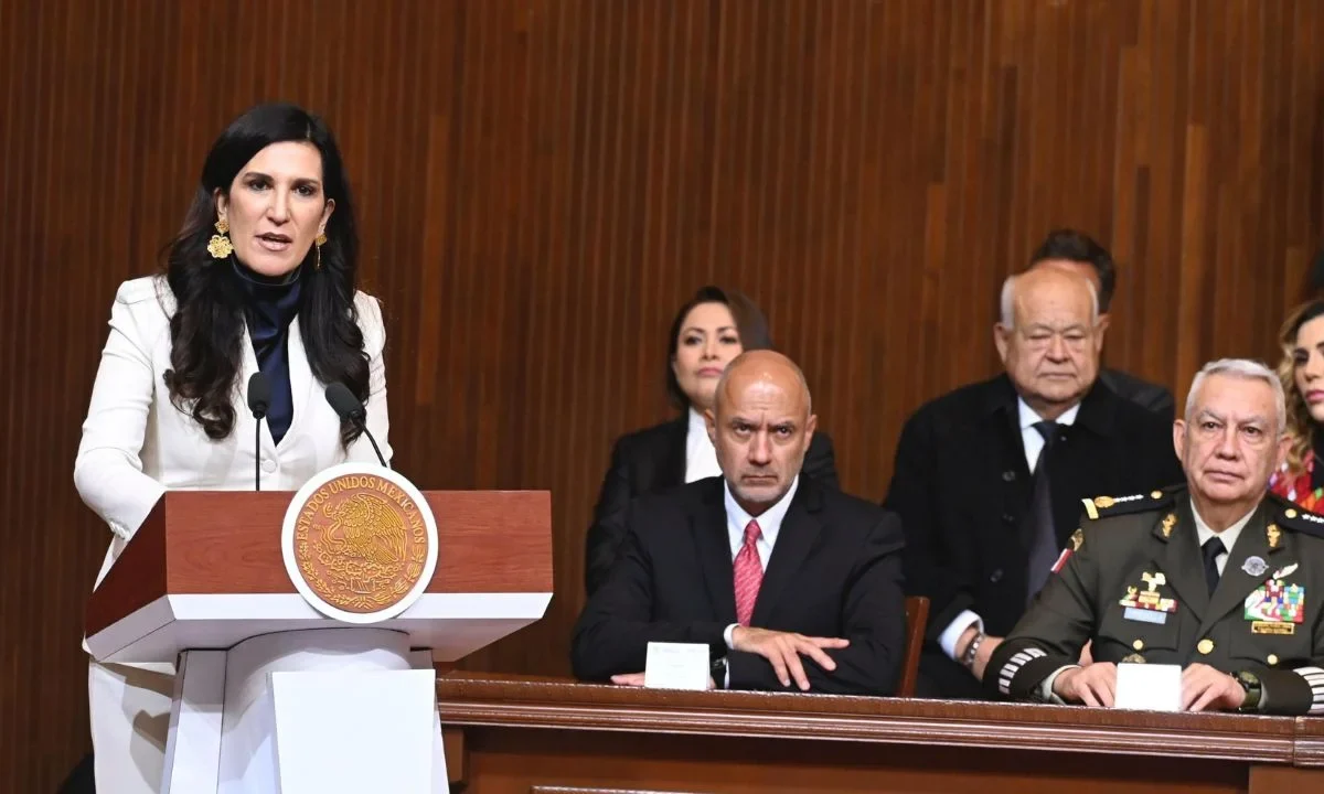 'Nuestra Constitución debe ser el instrumento para pacificar a México': Kenia López Rabadán