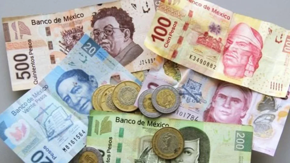 El peso oscila en los 17.22 unidades por dólar