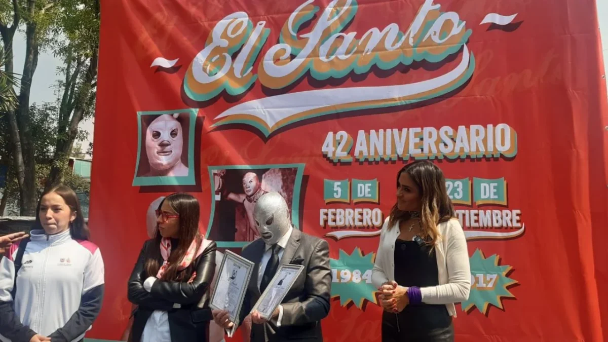 Recuerdan el legado de El Santo en la Cuauhtémoc
