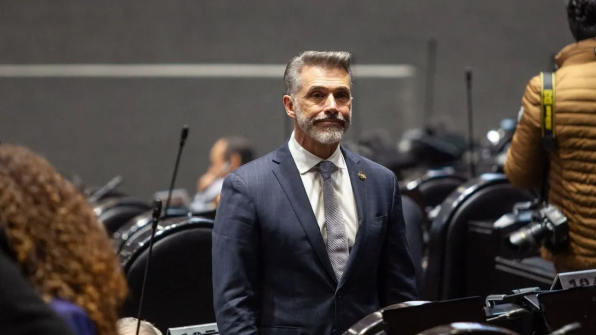 Sergio Mayer 'avisó' hace 15 días a Monreal sobre su participación en La Casa de los Famosos