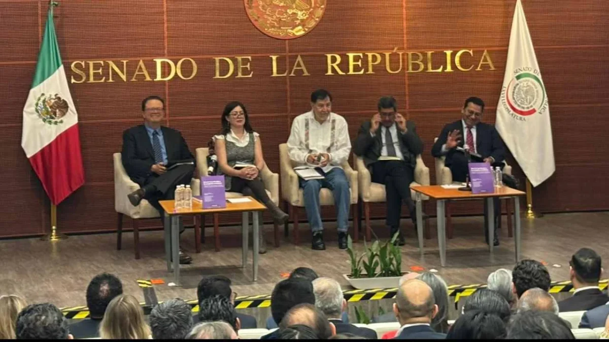 Gerardo Fernández Noroña generó reacciones al afirmar que prefiere ser parte de una "mayoría aplastante" en el Senado, a diferencia de su compañero Javier Corral.