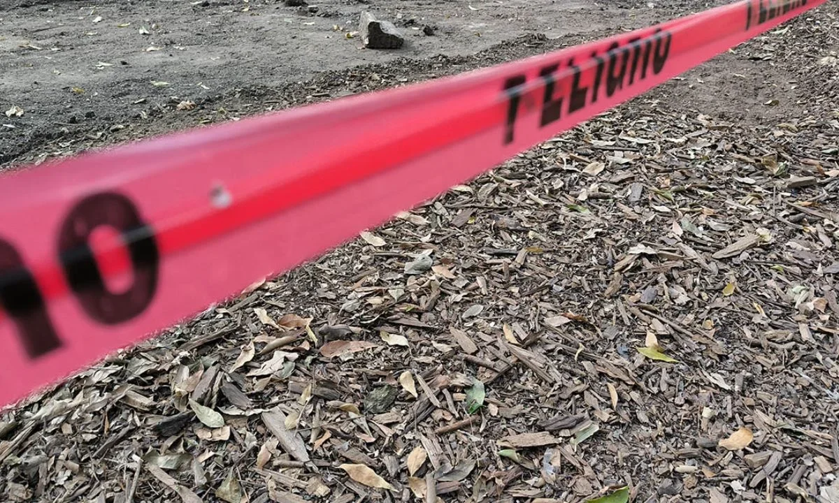 Habitantes de la zona de Huehuetlán El Grande alertaron a las autoridades al ver a varias personas tiradas en un paraje de difícil acceso.