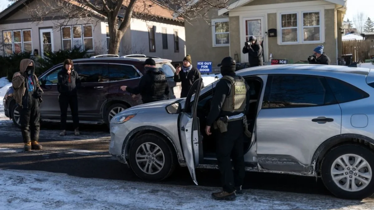 Tras las muertes de los estadounidenses Renée Good y Alex Pretti, agentes del ICE portarán una cámara corporal, de momento en Minneapolis.