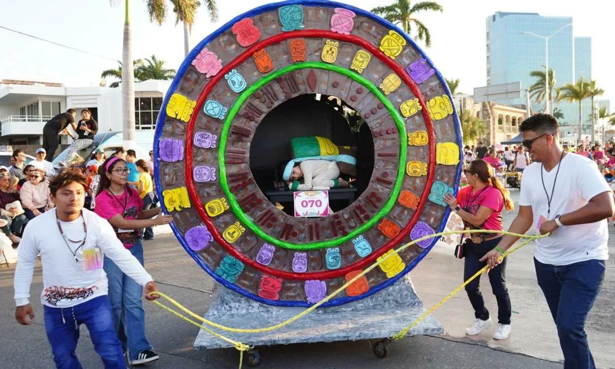 En un ambiente de alegría, color y creatividad, se llevó a cabo el Corso Infantil, en su edición número 65, en Campeche.