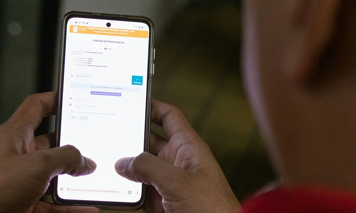 La constancia de asignación permitirá a los padres de familia oficializar la inscripción de los estudiantes en el plantel asignado.