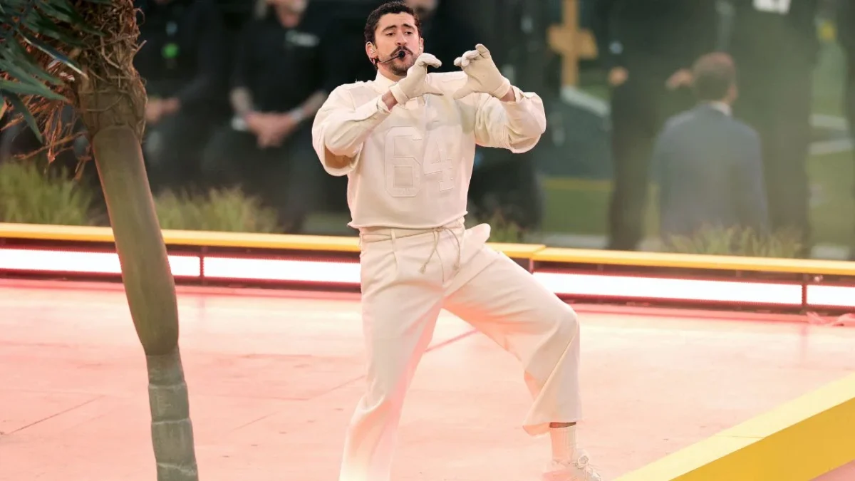 Desde Pedro Pascal hasta Karol G, ellos fueron los famosos latinos presentes en La Casita de Bad Bunny, edición Super Bowl LX.