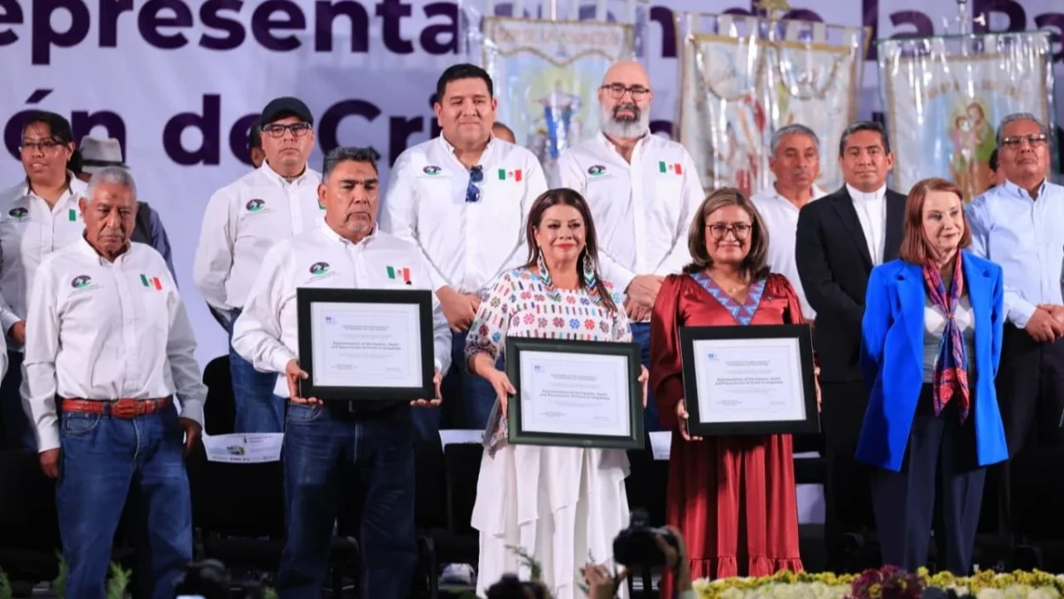 La jefa de Gobierno, Clara Brugada, entregó el certificado de Patrimonio Inmaterial de la Humanidad de la UNESCO a la tradicional Representación de la Pasión, Muerte y Resurrección de Cristo en Iztapalapa.