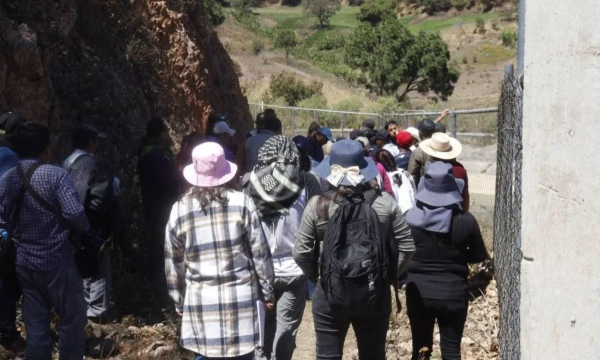 Buscadoras del colectivo Luciérnagas recorrieron la comunidad de Huiztlatzala, en la región de La Montaña de Guerrero, donde constataron viviendas vacías y el desplazamiento de decenas de familias por la violencia.