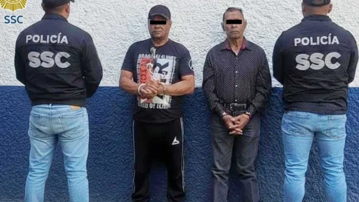 Detienen en la alcaldía Cuauhtémoc a dos hombres señalados como presuntos integrantes, del “Cártel 2 de Abril”, vinculados a La Fuerza Antiunión, acusados de extorsionar a comerciantes del Centro Histórico.