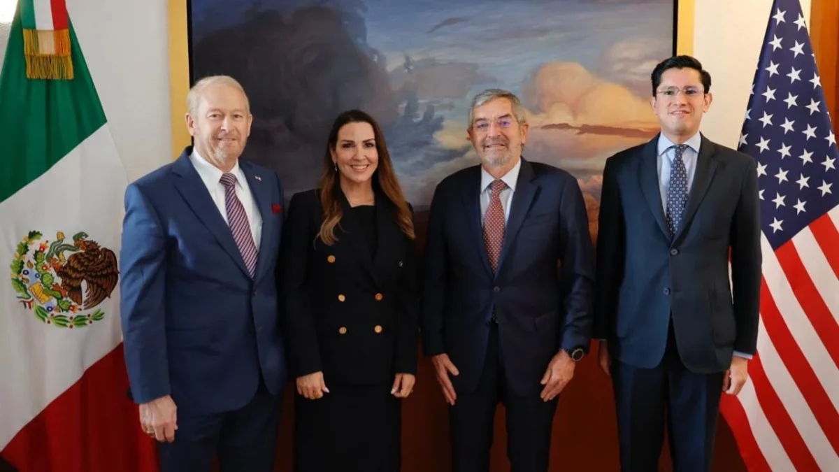 El canciller Juan Ramón de la Fuente se reunió con Sara Carter para fortalecer la cooperación en salud pública y prevención de uso de drogas.