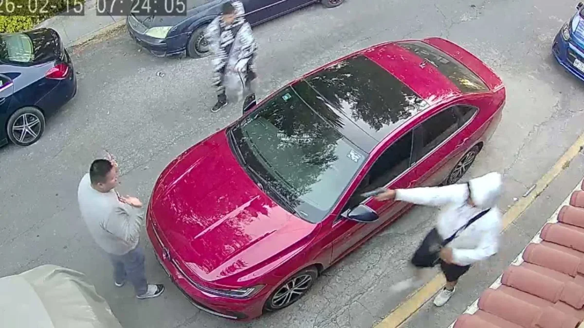Captan un asalto en el municipio de Tultitlán; los ladrones se llevan el automóvil de la víctima.