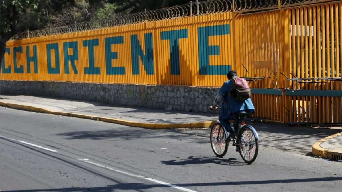 Por la agresión sexual a una estudiante el pasado 13 de febrero, alumnos del Colegio de Ciencias y Humanidades (CCH) Oriente inician un paro indefinido.