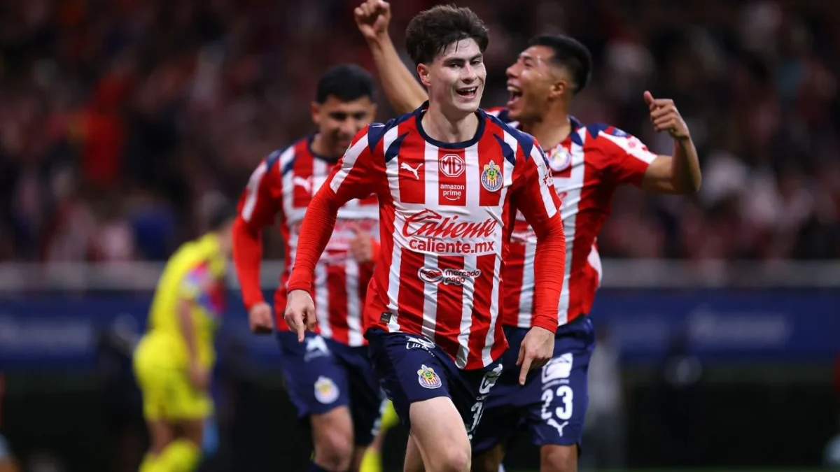 Chivas lidera la tabla del torneo Clausura 2026 con un récord perfecto de cero derrotas y manda a las Aguilas del América al lugar 10.