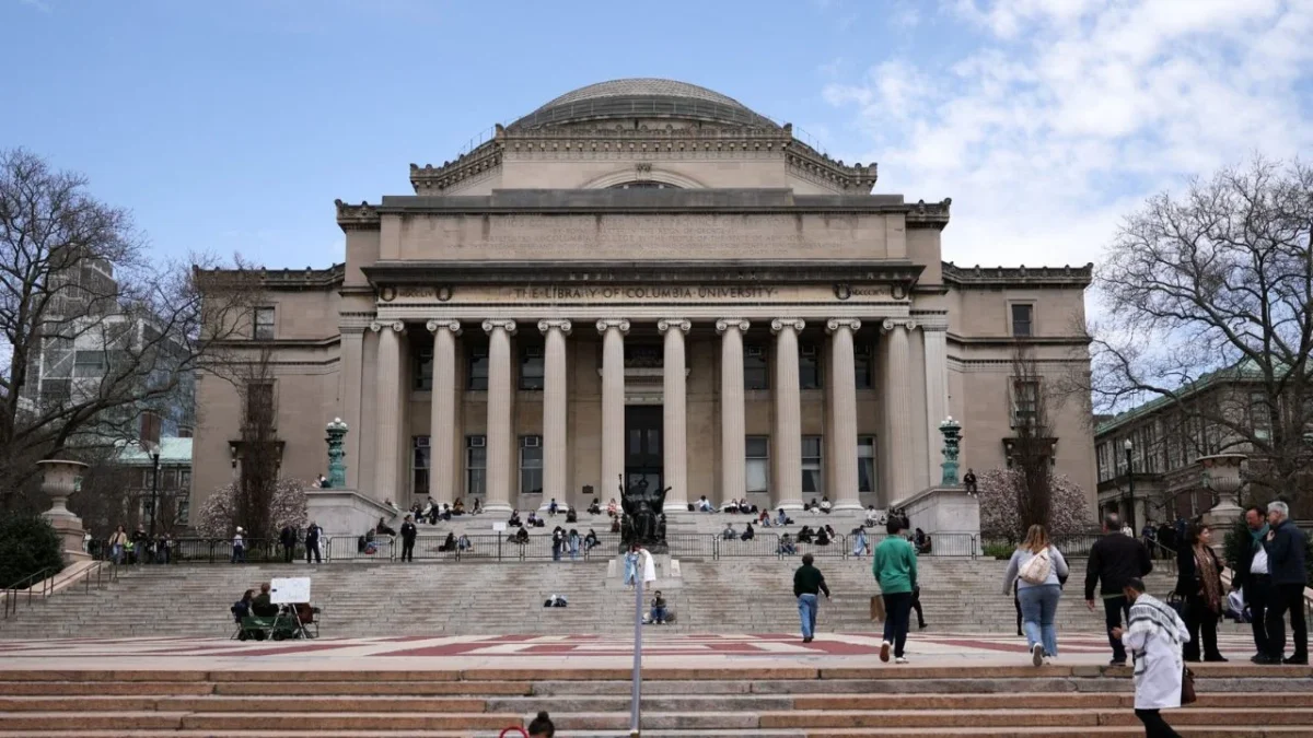 El ICE ingresó a un edificio residencial de la Universidad de Columbia y detuvieron a una alumna, en un operativo calificado como engañoso.