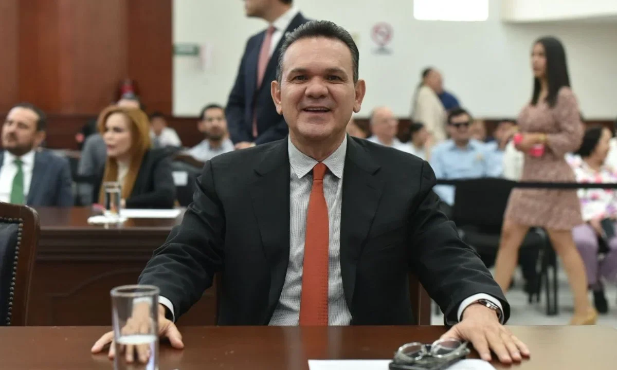 Luego de casi un mes de permanecer hospitalizado, dan de alta a al diputado Sergio Torres a casi un mes del ataque en Sinaloa.