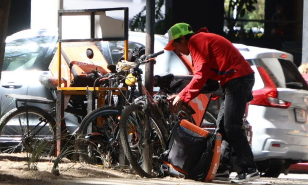 Protección. Ante el peligro de transportar productos prohibidos, los repartidores prefieren dedicarse a la entrega de alimentos y transporte de personas.