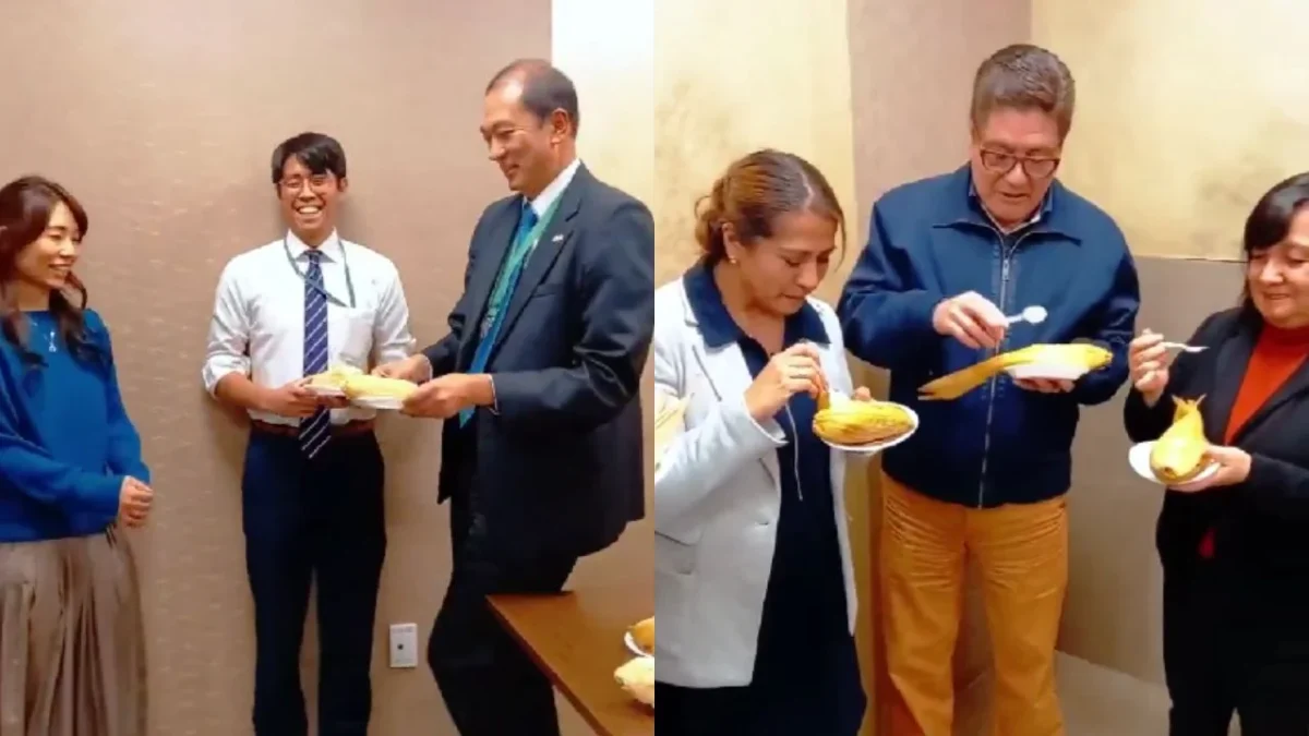 El embajador de Japón en México, Kozo Honsei, anunció que le tocó invitar los tamales porque le salió el muñeco en la Rosca de Reyes.