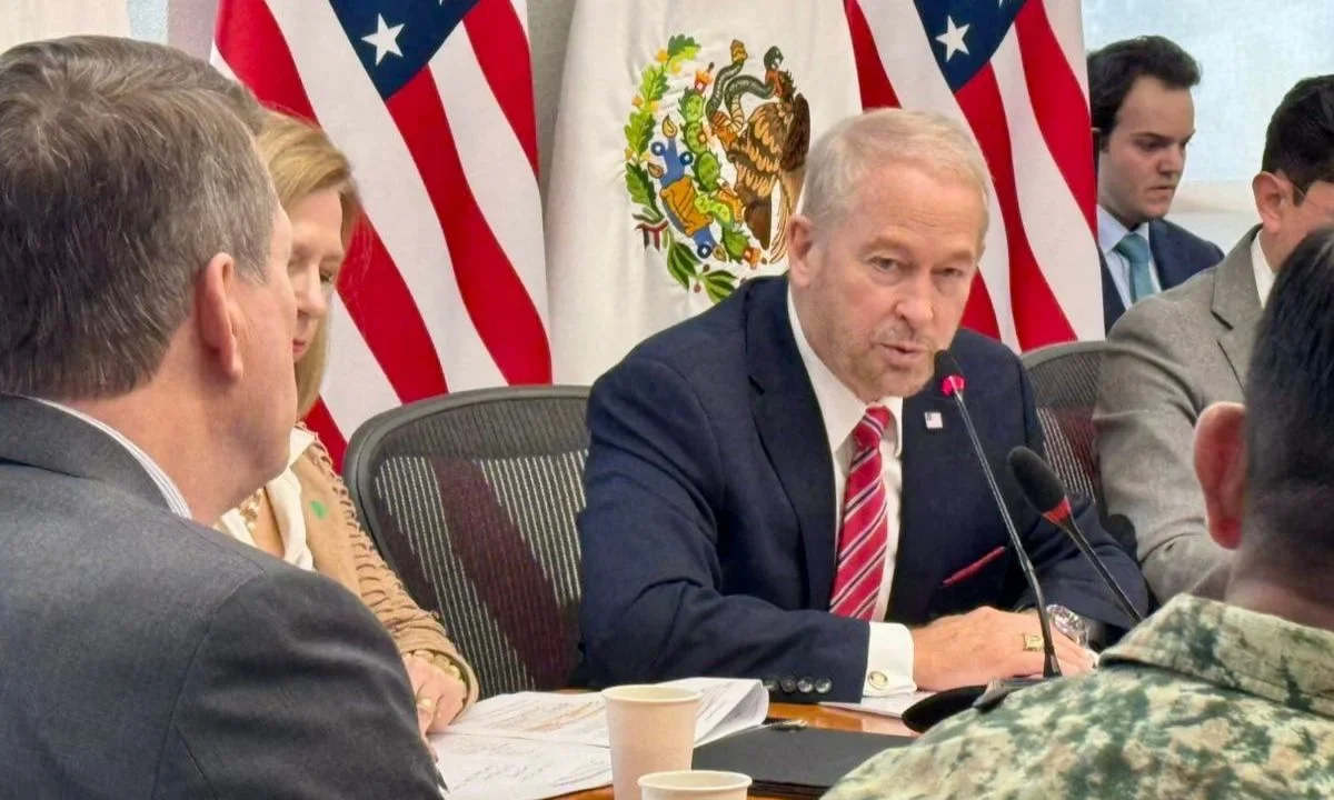 El embajador de EU en México, Ronald Johnson, lamentó la muerte de efectivos durante la operación contra 'El Mencho'.