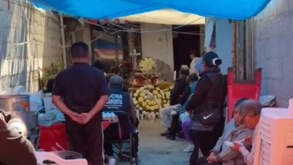 Familiares y amigos despiden a César Aristeo, el hombre atropellado por un camión de la Guardia Nacional en Ecatepec, mientras exigían justicia por el caso.