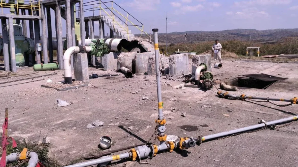 Una explosión registrada en un ducto de Pemex en Oaxaca deja un saldo preliminar de tres personas fallecidas y seis lesionadas.