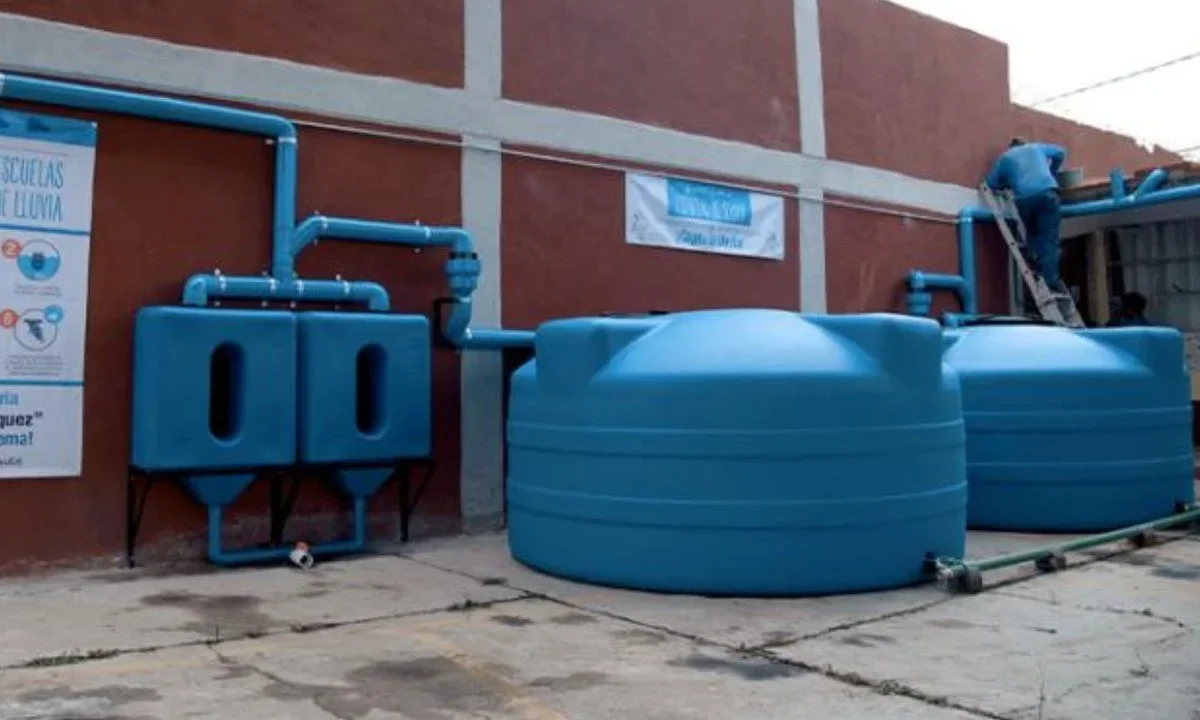 Grupo Rica Coca-Cola inauguró el sistema pluvial de una secundaria en Hidalgo como parte de las 50 escuelas previstas con el sistema.