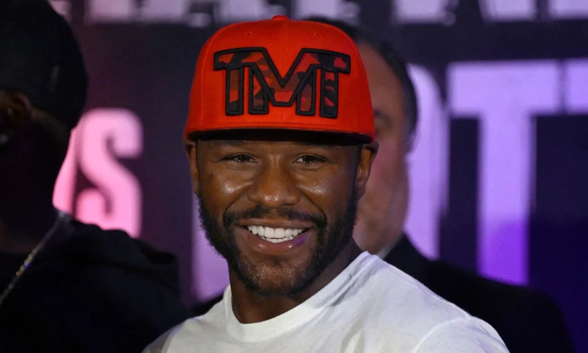 La última pelea profesional de Floyd Mayweather fue en 2017 contra la estrella de artes marciales mixtas (UFC) Conor McGregor.