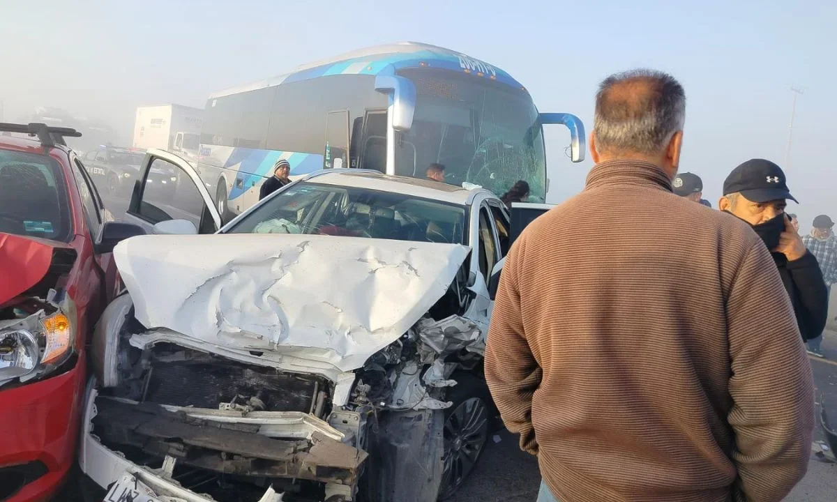 Fuerte accidente en el Libramiento Bicentenario deja 2 muertos y 10 heridos