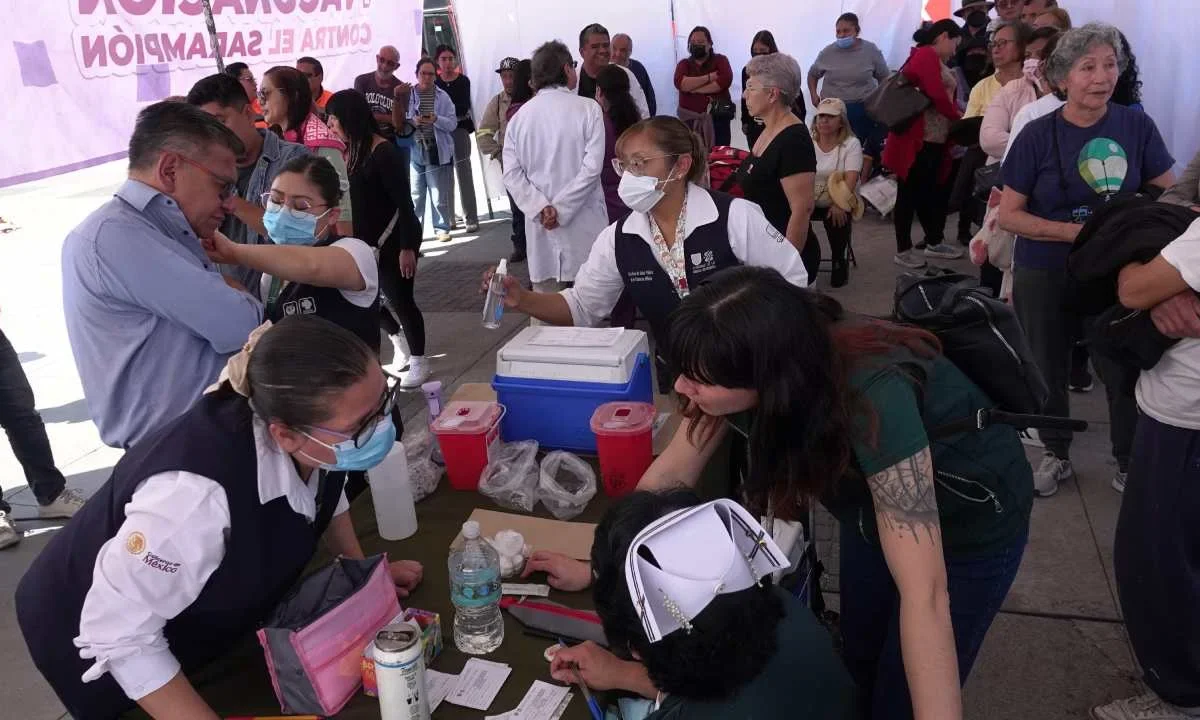 Al encabezar los casos activos en CDMX, la GAM instala 17 puntos de vacunación contra el sarampión.