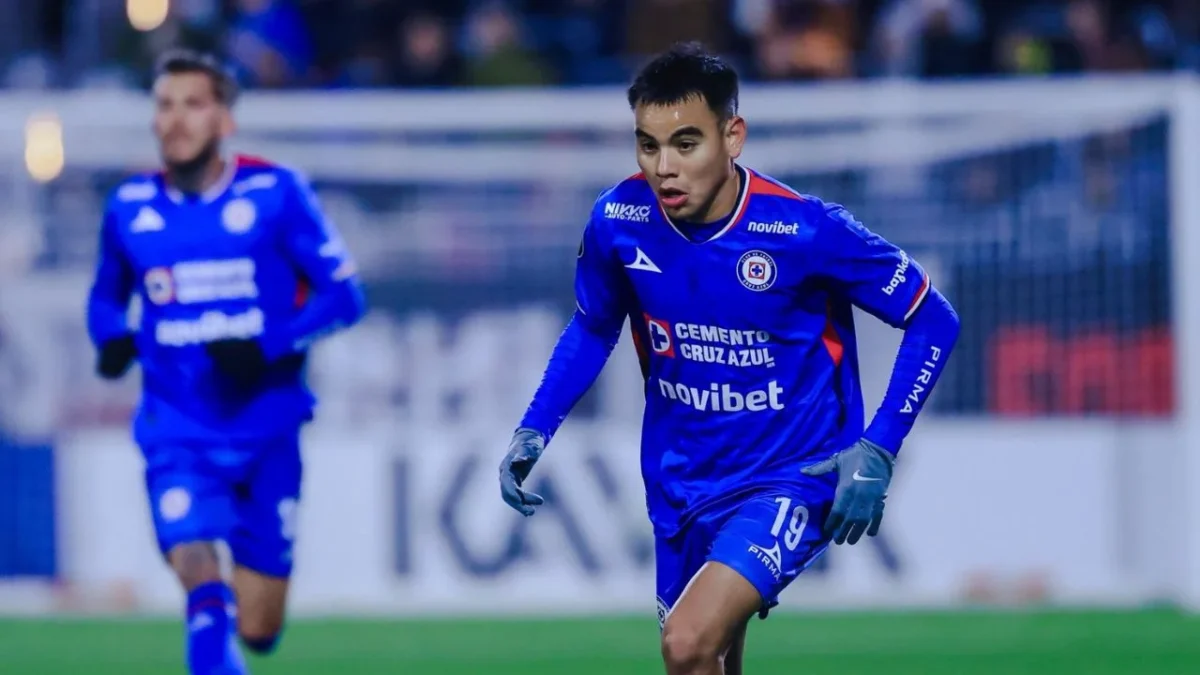 Cruz Azul inició con el pie derecho en la lucha por refrendar su título de la Concacaf Champions Cup, al vencer por goleada al Vancouver FC.