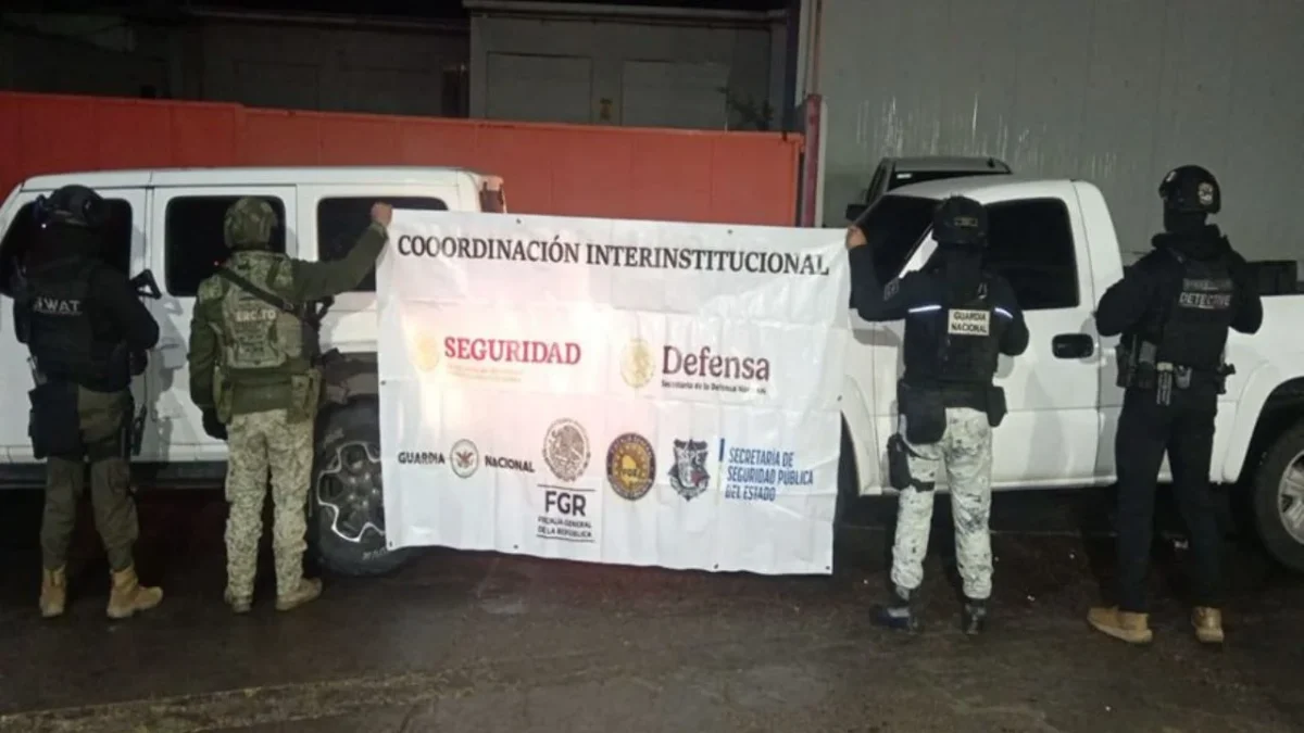 Golpe contra la delincuencia organizada: la Guardia Nacional y el Ejército Mexicano detuvieron a cuatro personas y aseguraron un importante arsenal de armas y drogas.