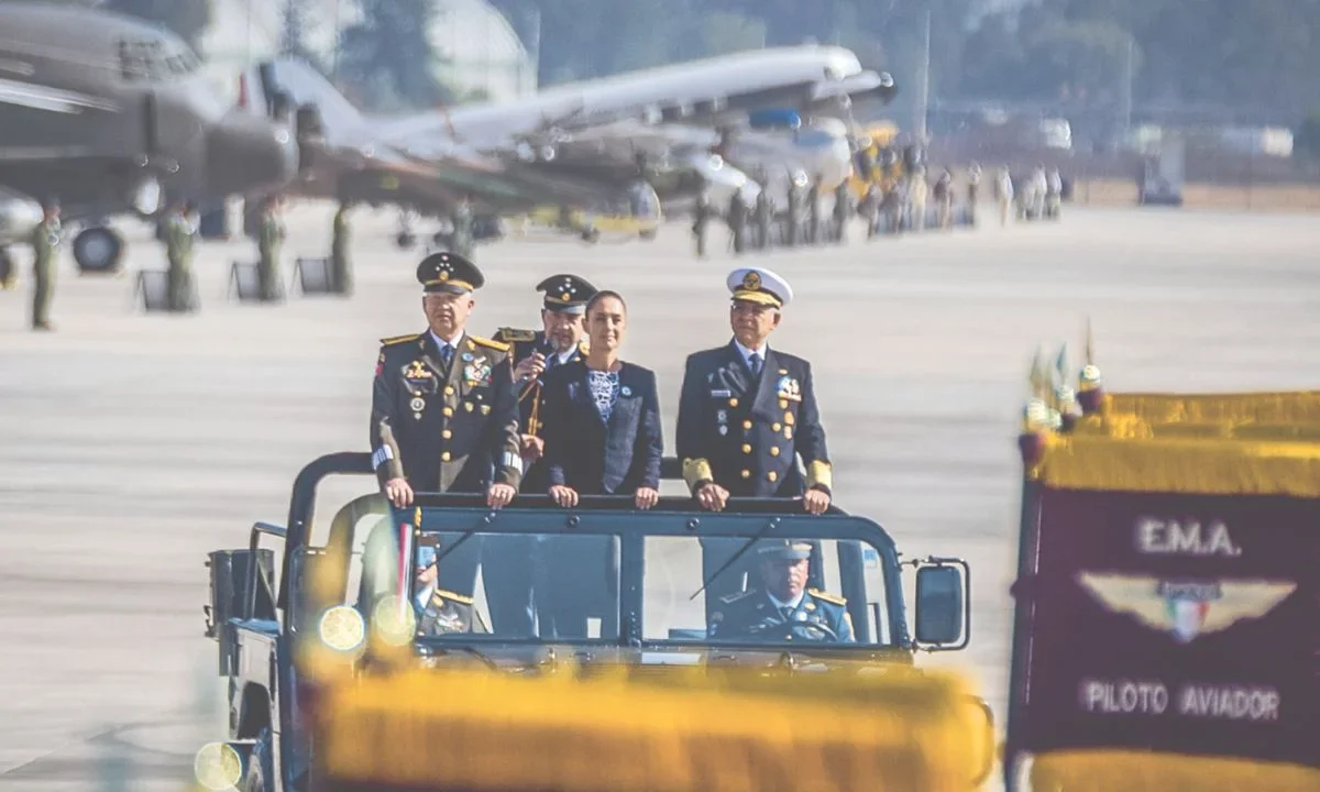 Honran 111 aniversario de la Fuerza Aérea Mexicana