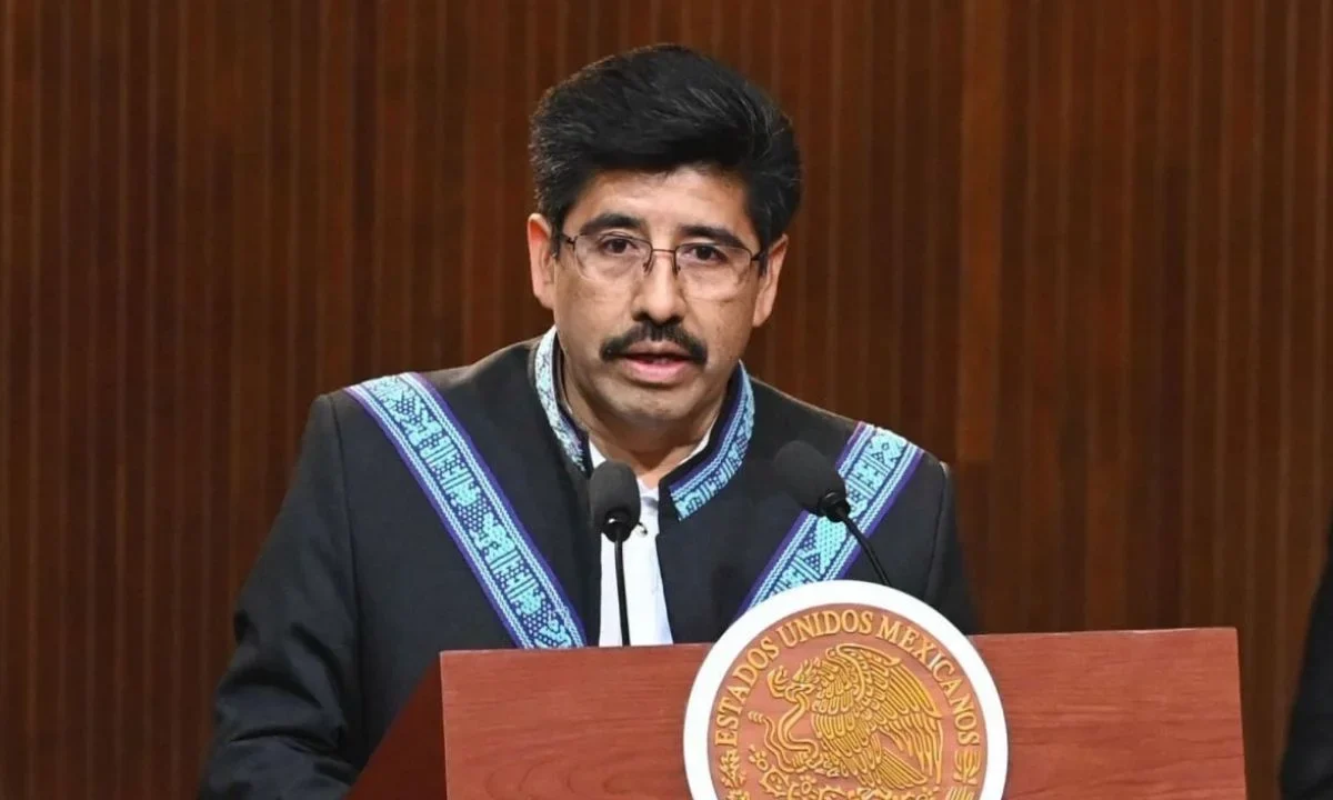 Hugo Aguilar, ministro presidente de la SCJN, ofreció una disculpa a Amanda Pérez Bolaños, funcionaria que limpió sus zapatos.