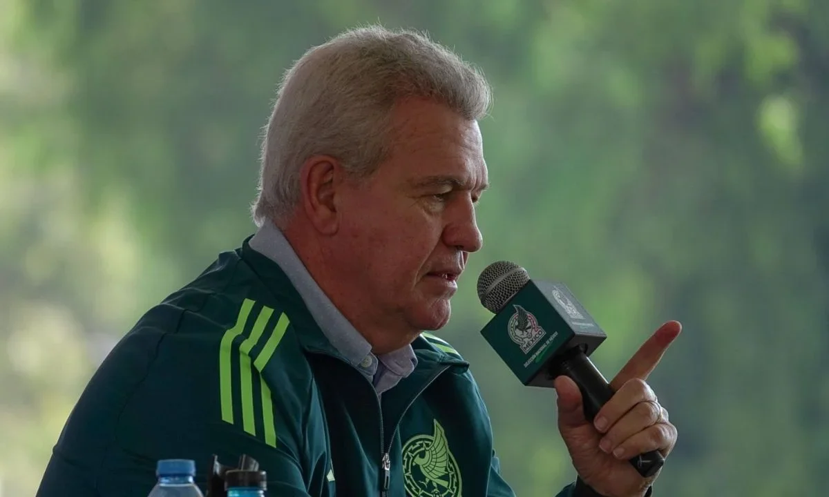 Javier Aguirre y jugadores de la Selección Nacional, llegas a concentración de México en Querétaro pese a violencia de este domingo.