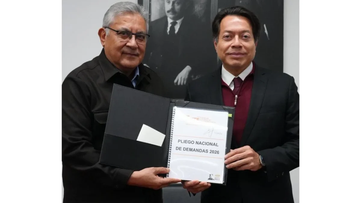 Mario Delgado reafirmó el compromiso del Gobierno de México con la dignificación de las y los docentes, tras encuentro con SNTE.